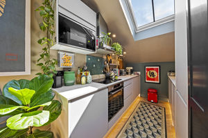 Kitchen- click for photo gallery